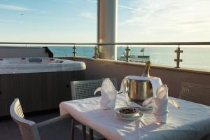 Hotel com Jacuzzi no Quarto Quarteira