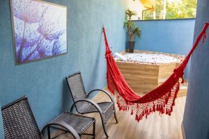 Pousada Recanto da Cascata Águas de Lindoia com Jacuzzi no Quarto